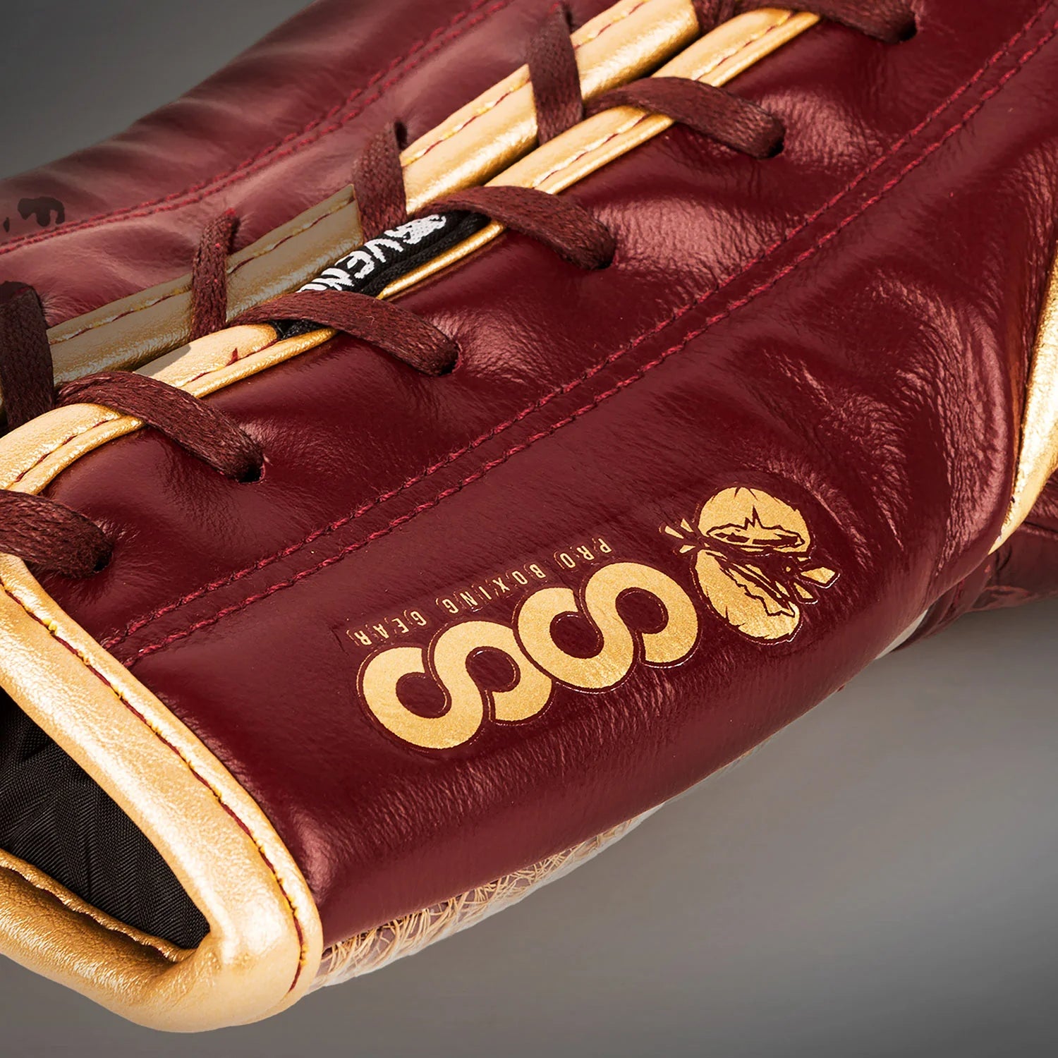 Guantes de boxeo con cordones Venum Coco Monogram Pro (Rojo granate)